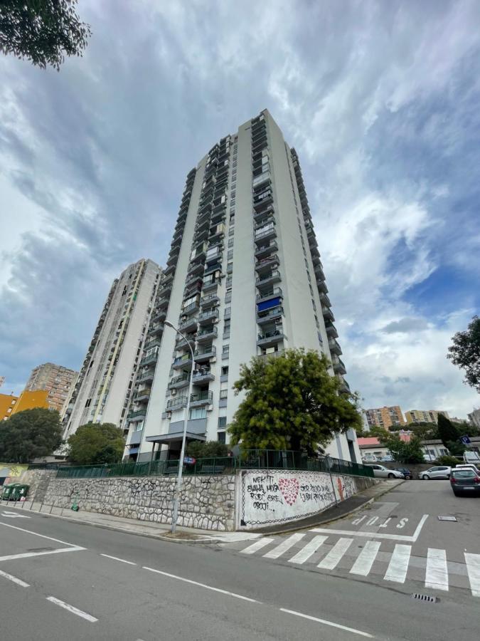 Apartment With Amazing City View Rijeka Exterior photo